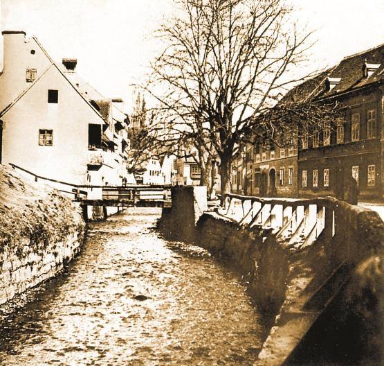 Krvavi most je srušen 1899. godine kada je izgrađena Tkalčićeva ulica